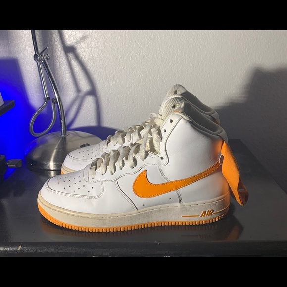NIKE AIR Force 1 High “Vibrant Orange” - Picture 4 of 7